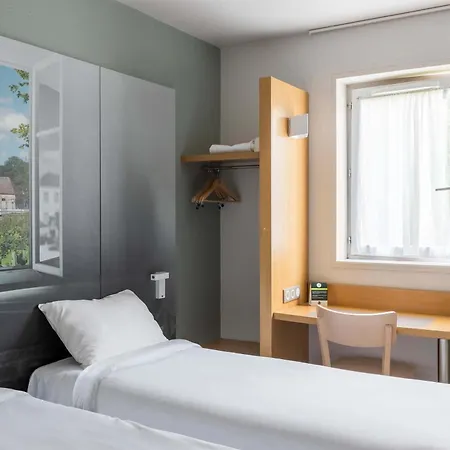 Saint-parres-aux-tertres Hotel 2*