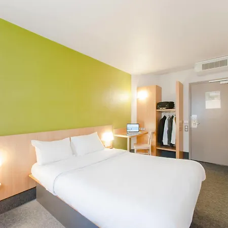 Hotel Saint-parres-aux-tertres 2*