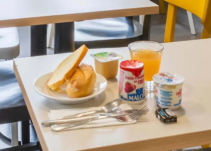 Troyes מלון Saint-Parres-aux-Tertres