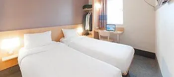 Hotel Saint-parres-aux-tertres