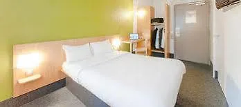 Saint-parres-aux-tertres Hotel 2*