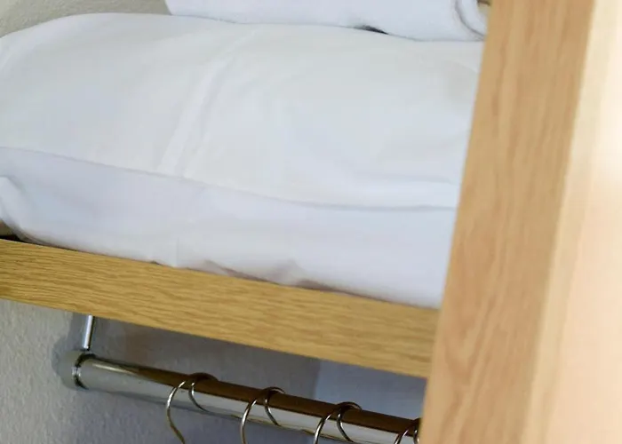 Troyes מלון Saint-Parres-aux-Tertres