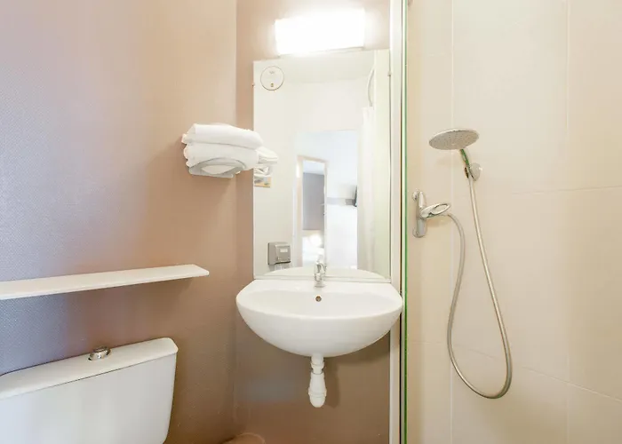 Hotel Saint-parres-aux-tertres